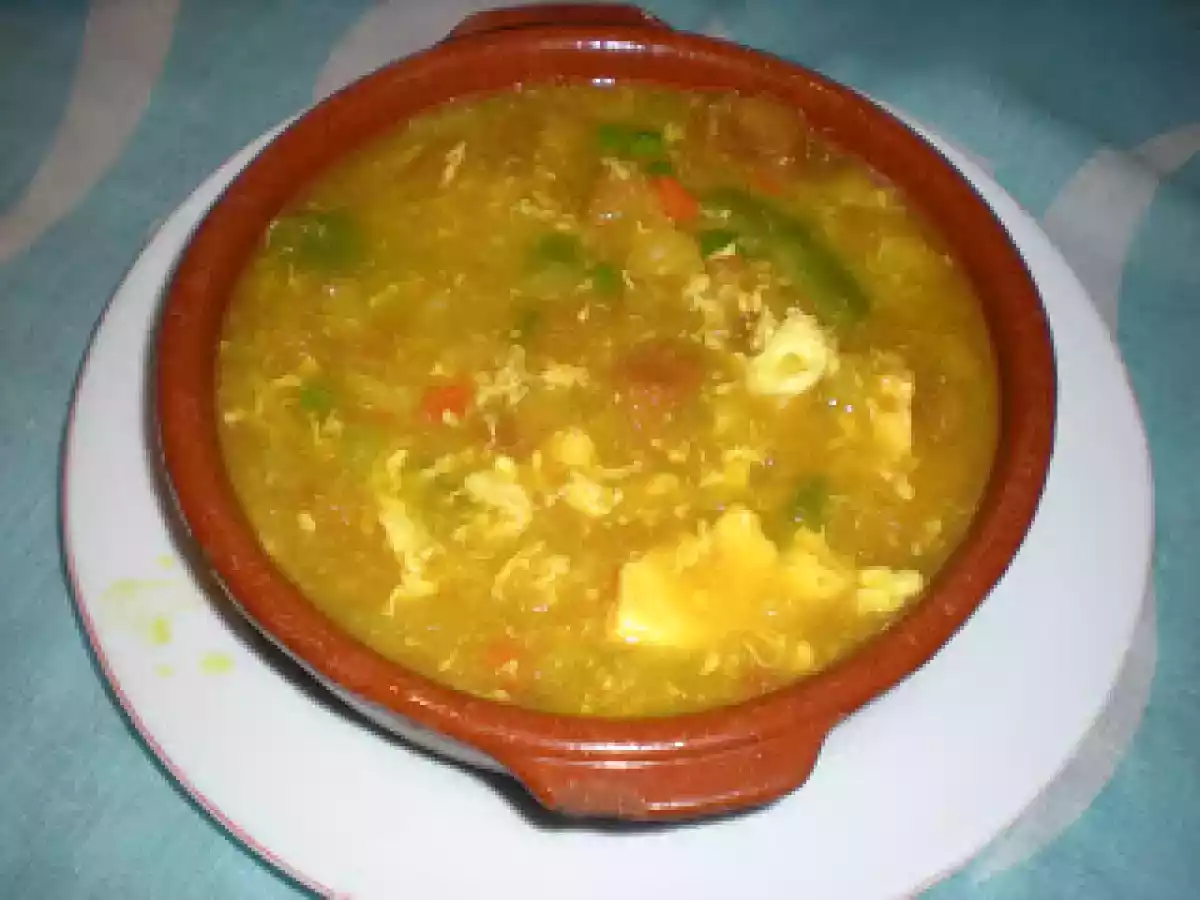 Sopa de vegetales pan frito y huevo - foto 6