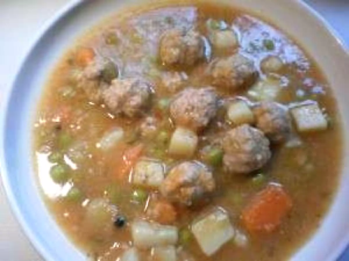 SOPA DE VERDURAS CON ALBONDIGAS - foto 2