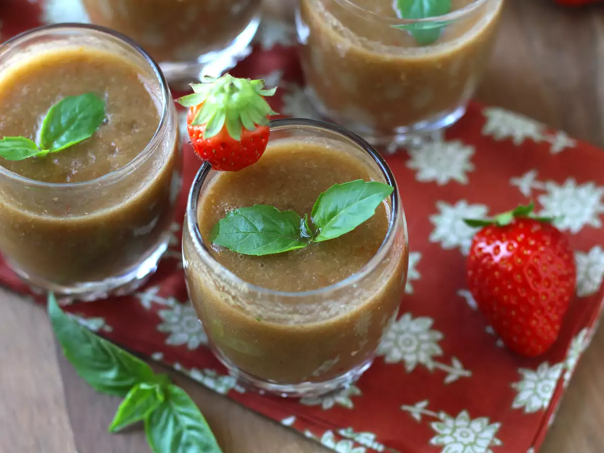Sopa fría de fresas y tomate: un entrante ligero y aromático - foto 4