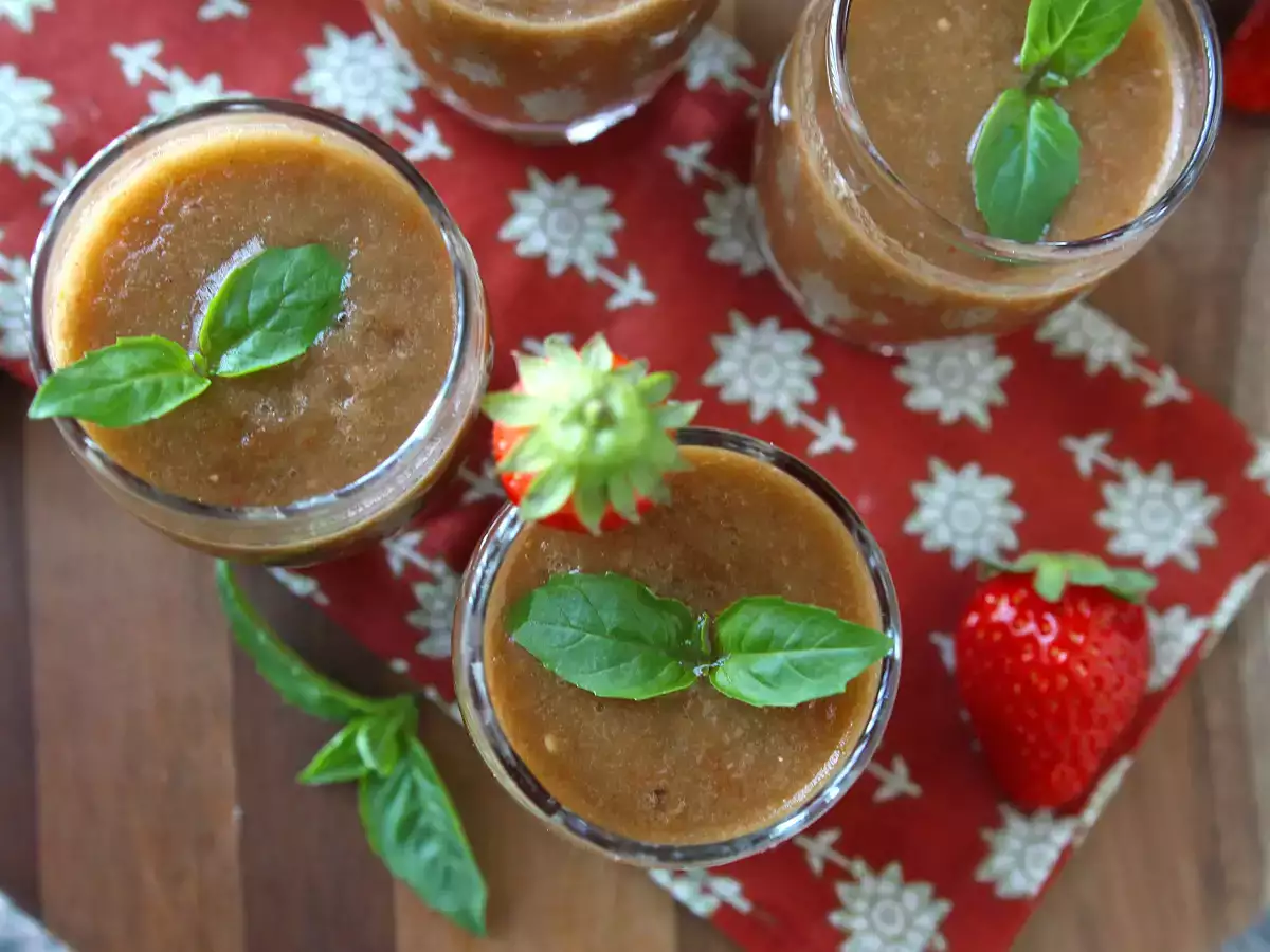 Sopa fría de fresas y tomate: un entrante ligero y aromático - foto 5