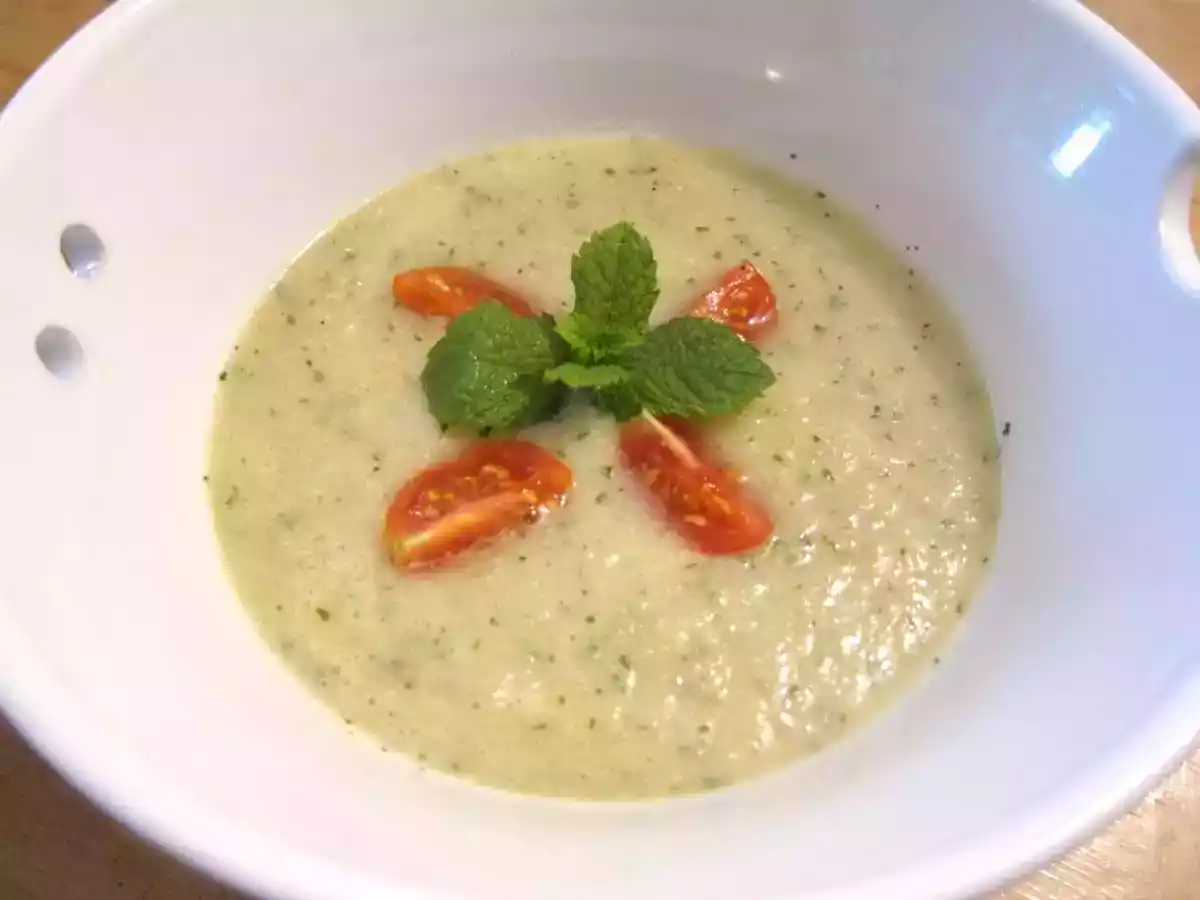 Sopa fría de melón, almendras y hierbabuena - foto 3