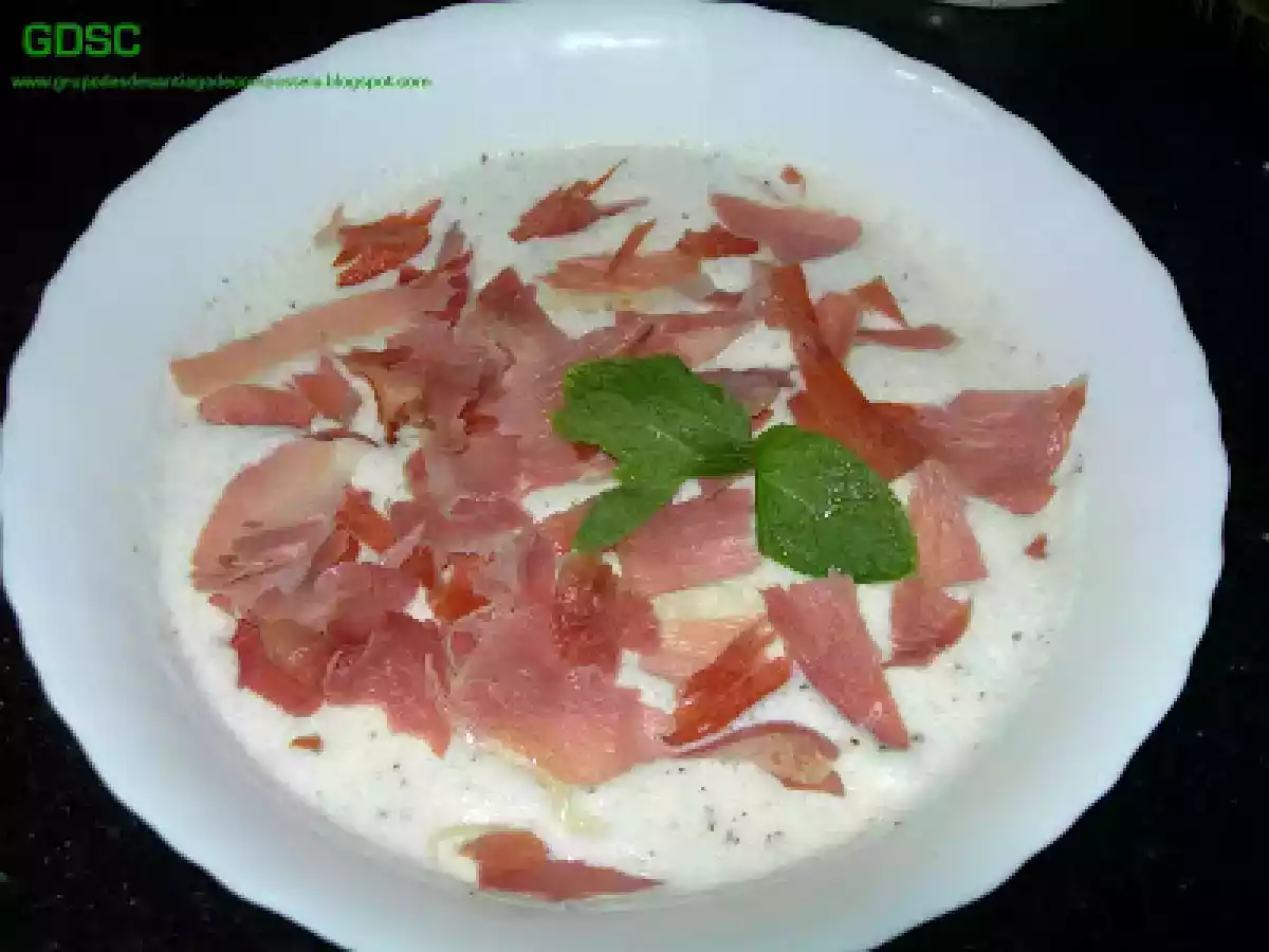 SOPA FRÍA DE MELÓN Y JAMÓN SERRANO