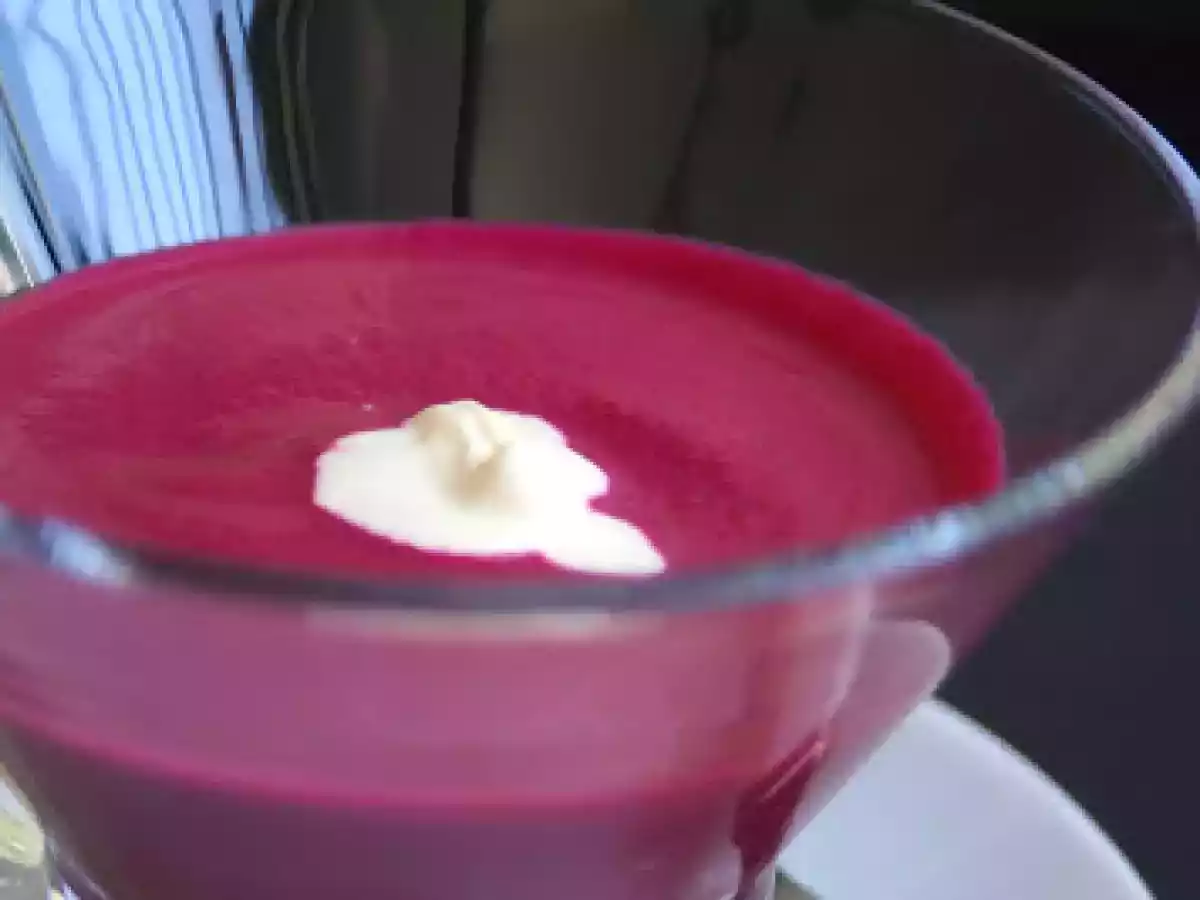 Sopa fría de remolacha