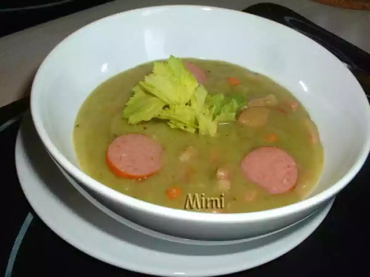 Sopa holandesa de guisantes ( Erwtensoep o Snert)