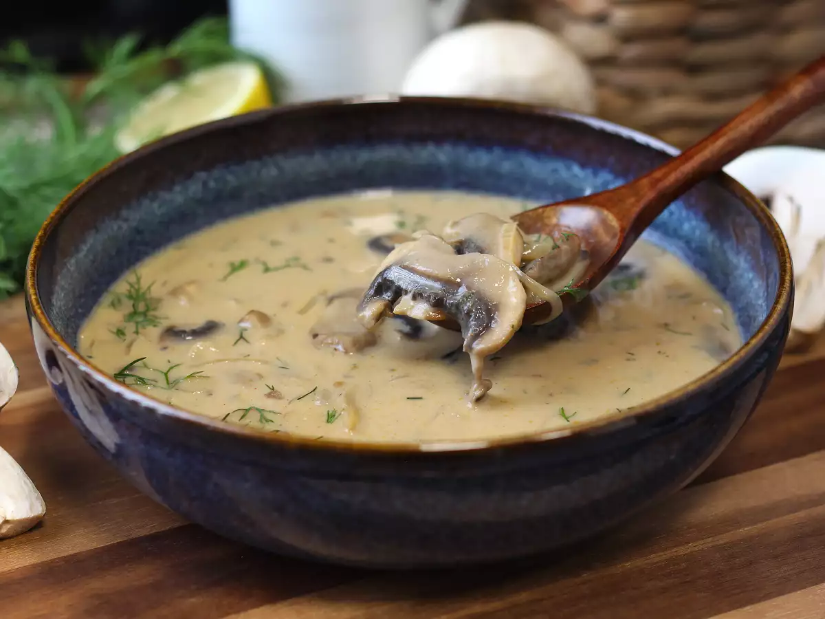 Sopa húngara de champiñones (gombaleves): receta fácil y cremosa - foto 2