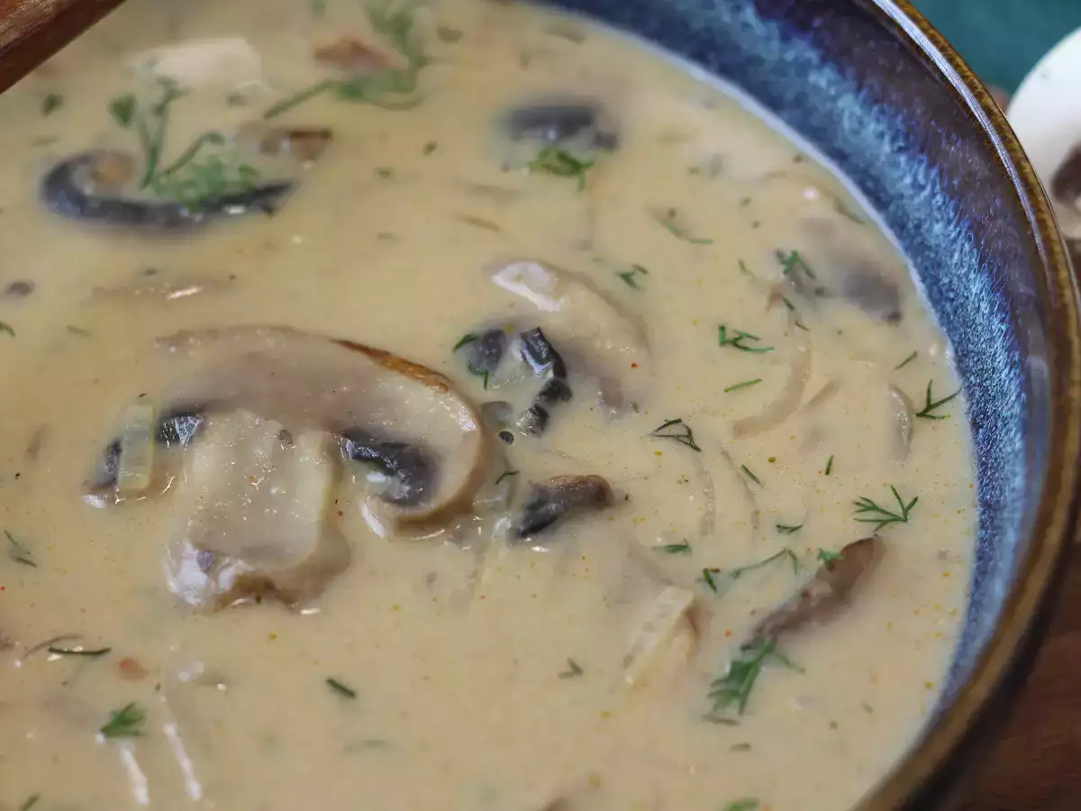 Sopa húngara de champiñones (gombaleves): receta fácil y cremosa - foto 4
