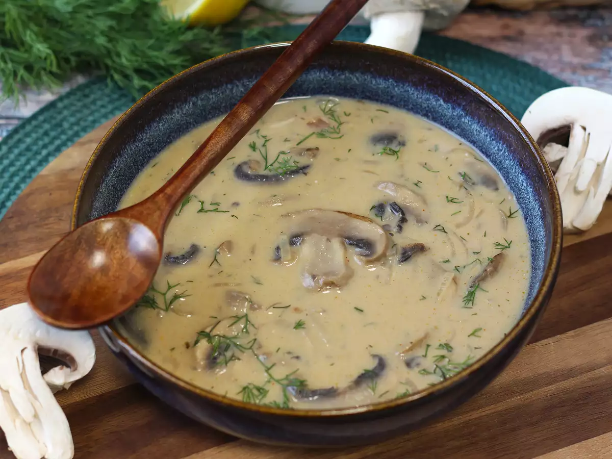 Sopa húngara de champiñones (gombaleves): receta fácil y cremosa - foto 5