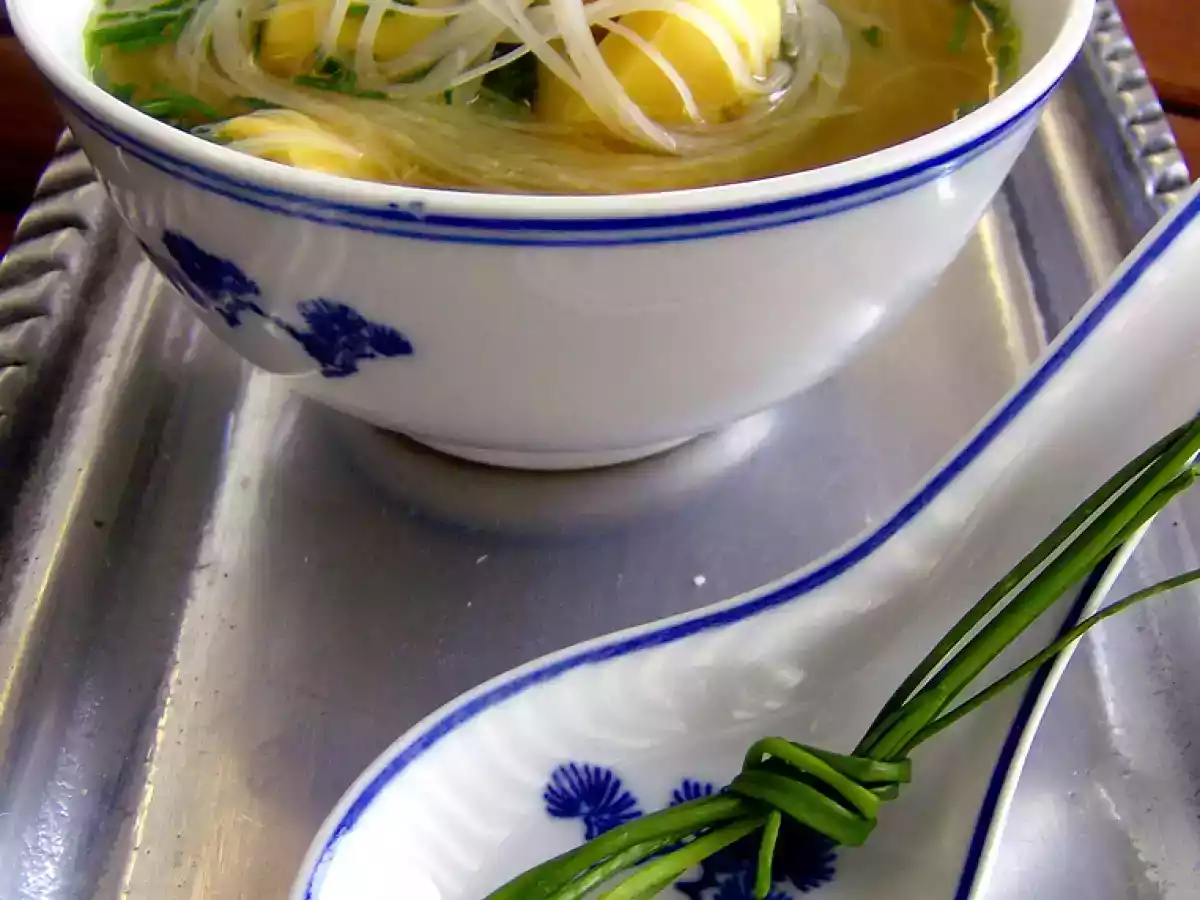 Sopa vietnamita al jengibre