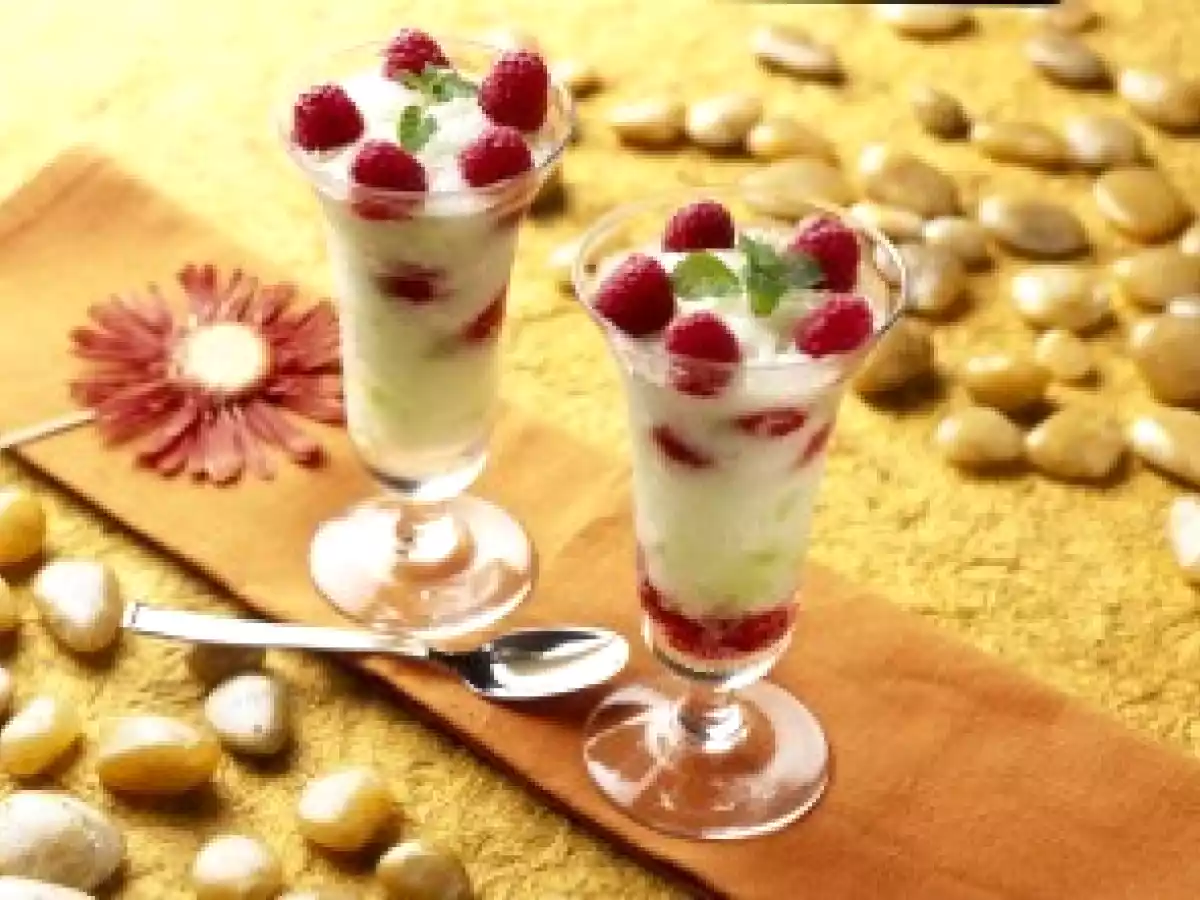 Sorbete de limón con frambuesas