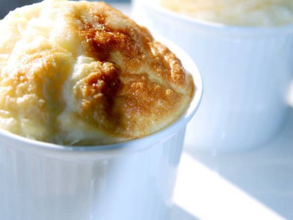 Soufflé de queso gruyere