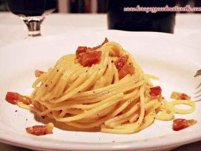 Spaghetti a la carbonara con guanciale y pecorino - foto 2