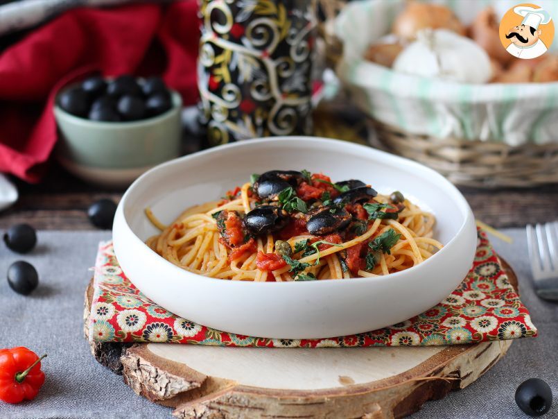 Spaghetti alla puttanesca ¡el plato de pasta con sabor a mediterraneo!, foto 1