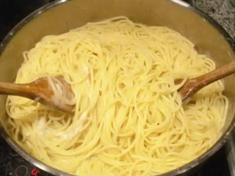 Spaghetti Cacio e pepe (Espaguetis queso de oveja y pimienta), foto 2