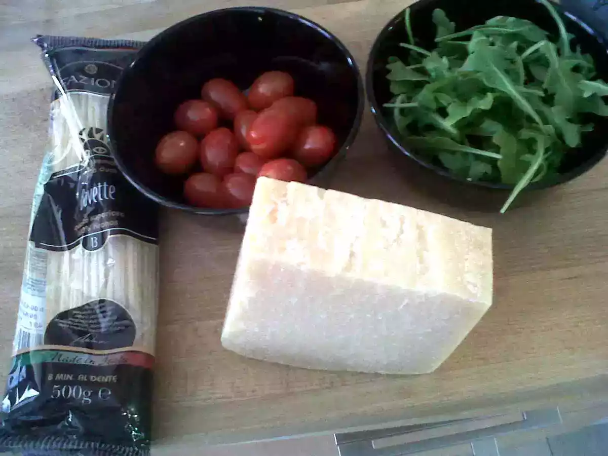 Spaghetti rucola e pomodorini - Espaguetis rúcula y tomate cherr - foto 2