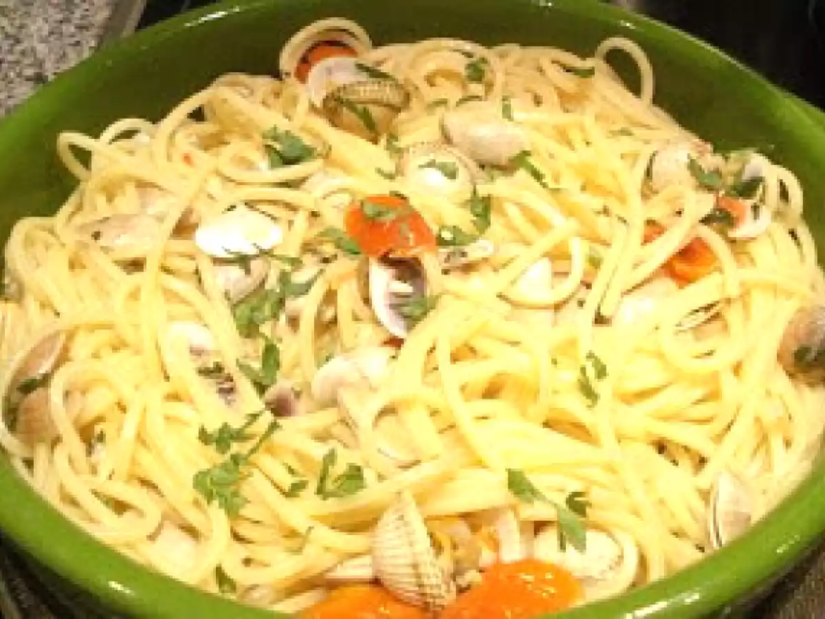 Spaghetti telline e tartufi (Espaguetis coquinas y berberechos) - foto 2