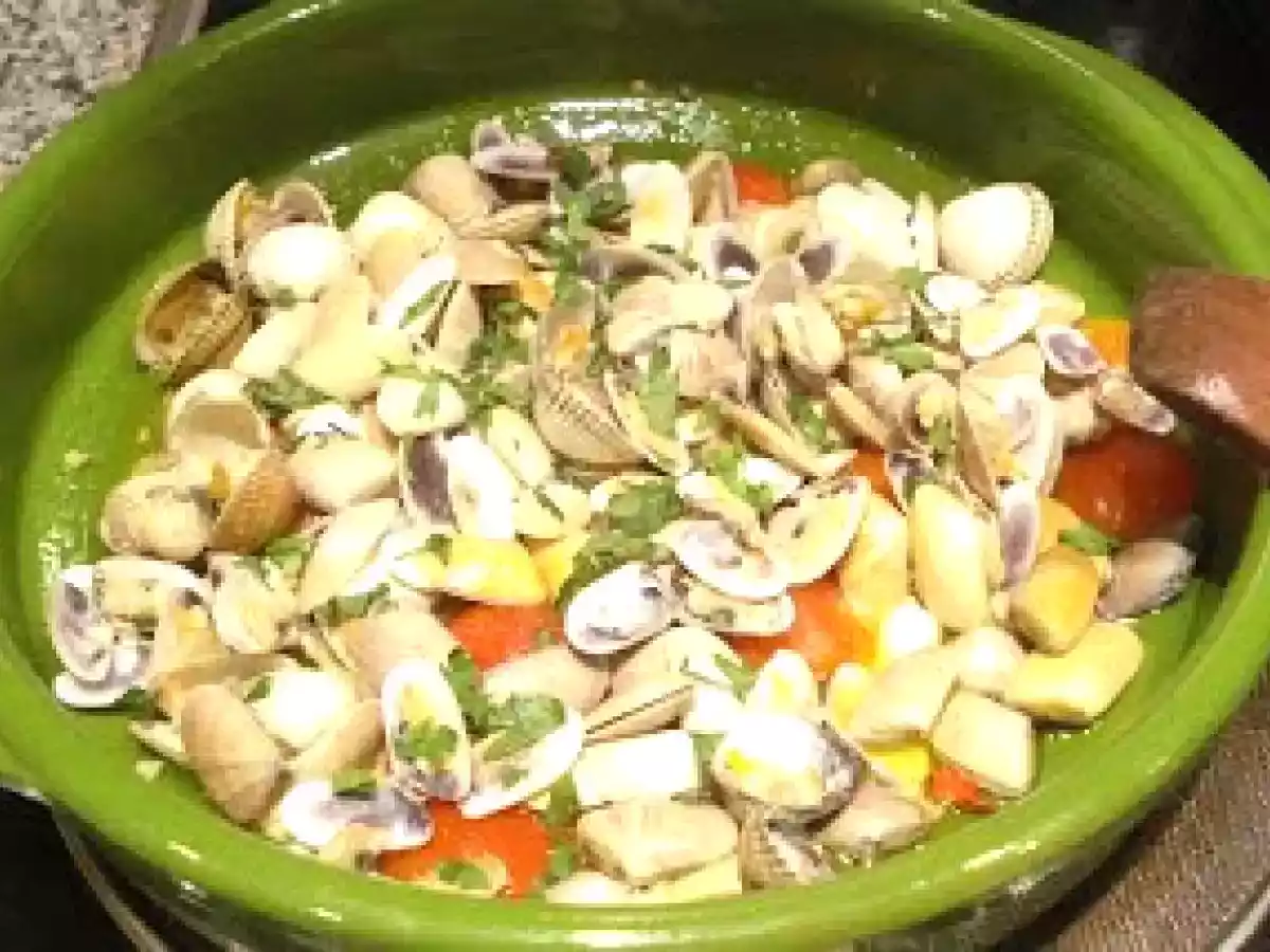 Spaghetti telline e tartufi (Espaguetis coquinas y berberechos) - foto 3