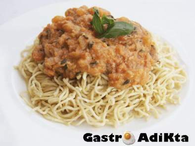 Spaghettini con salsa o'scarpariello - Círculo salado Whole Kitchen
