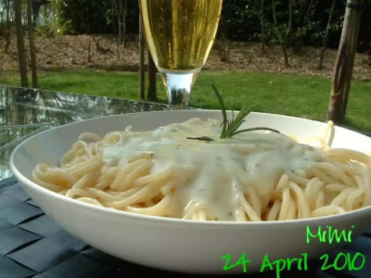 Spaguetis a los cuatro quesos - Spaghetti quattro formaggi