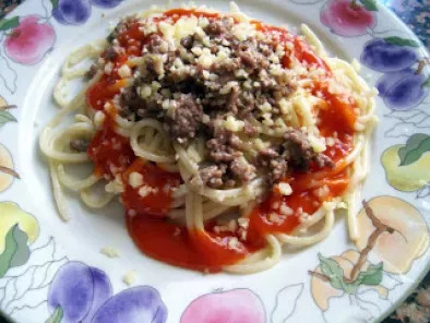 Spaguetis con carne picada y salsa de tomate - foto 2