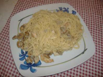 Spaguetti al al queso azul con pollo y champis