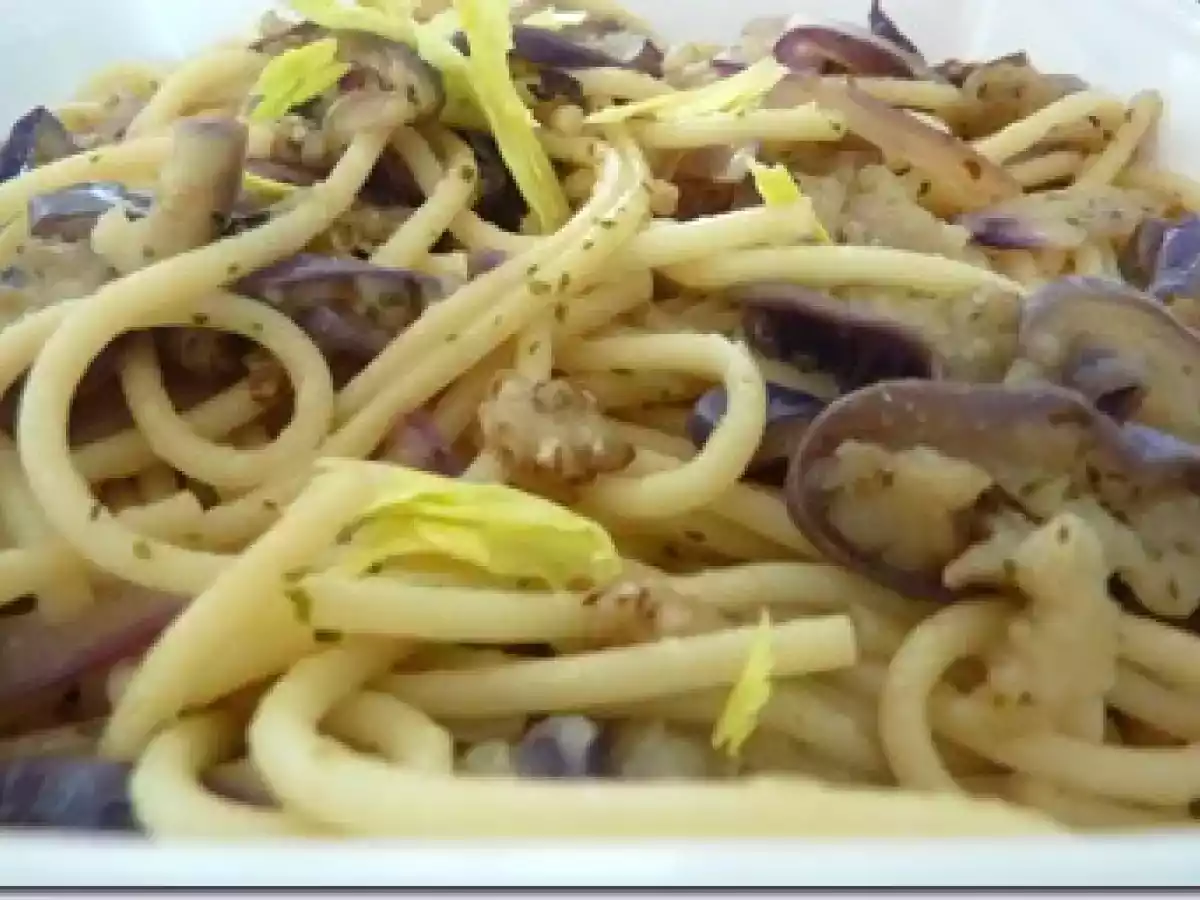Spaguetti con berenjena y cebolla al oleo - foto 5