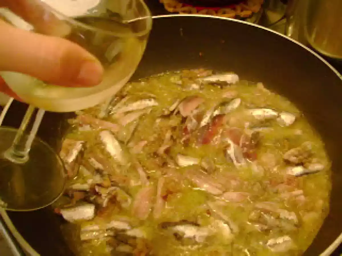 Spaguetti con Pescado Azul, pasas de uva y piñones en baño de azafràn e hinojos. - foto 6