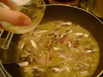 Spaguetti con Pescado Azul, pasas de uva y piñones en baño de azafràn e hinojos. - foto 6