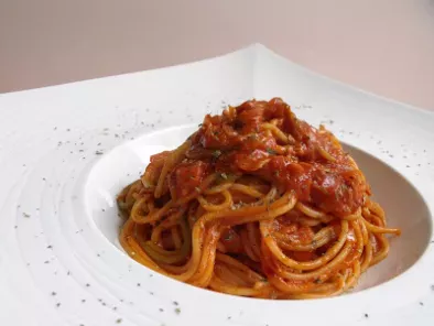 Spaguetti con salsa de anchoa y atún - foto 2