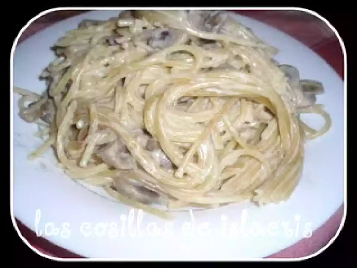 Spaguettis con champiñones al queso azul