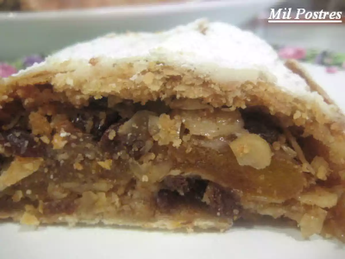 Strudel de albaricoques y almendras