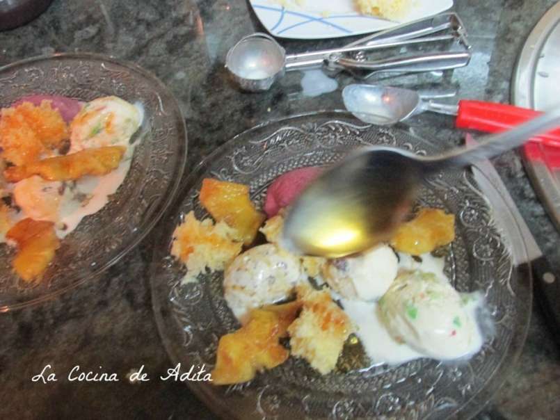 Surtido de helados, con piña caramelizada y bizcocho esponja - foto 7