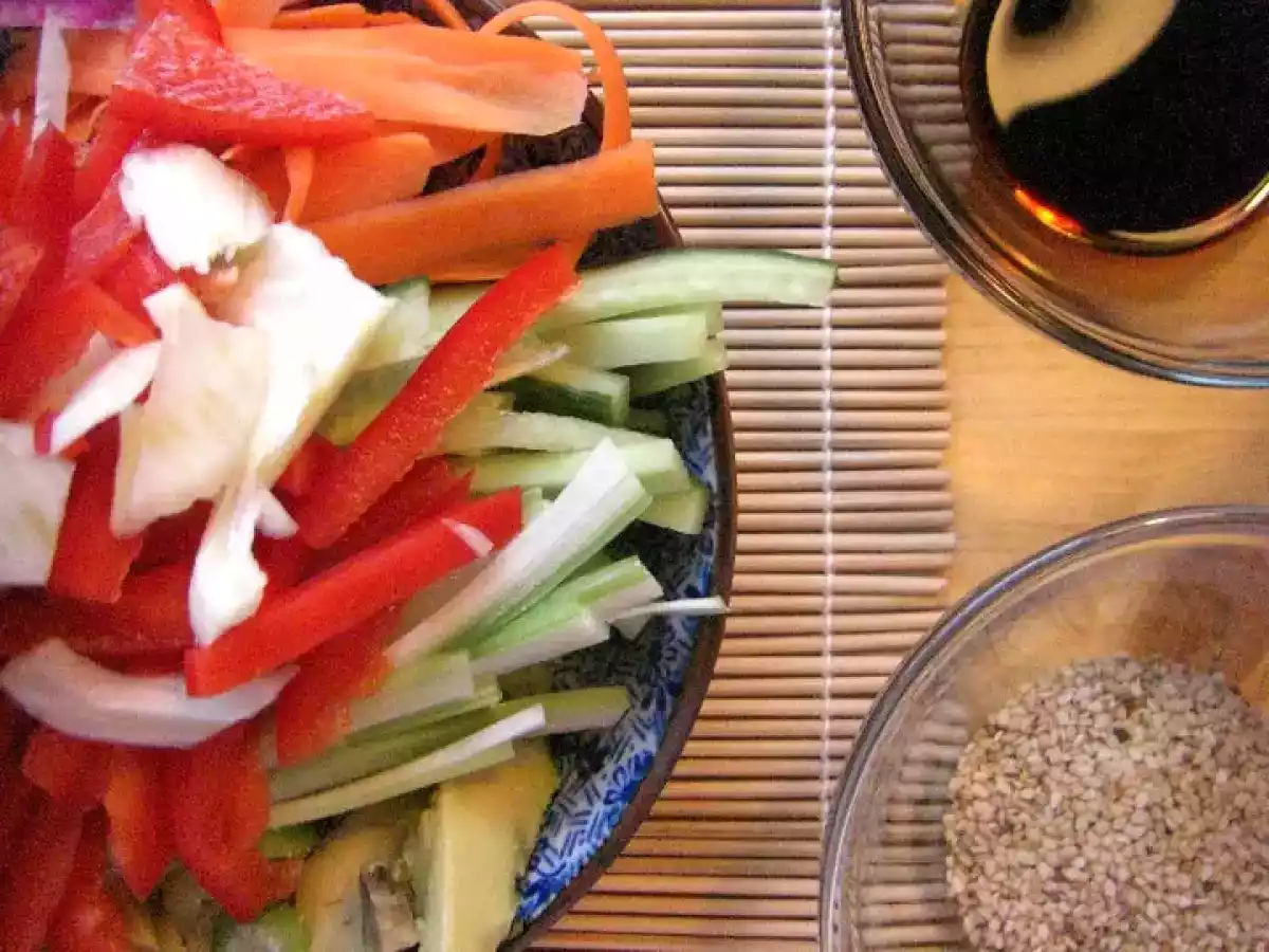 Sushi crudivegano un delicioso entrante sin gluten sin lacteos - foto 3