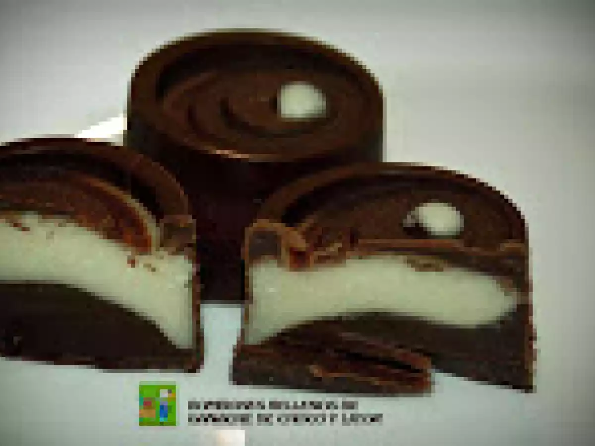 TABLETA DE CHOCOLATE de PETA-ZETA Y BOMBONES DE GANACHÉ Y LICOR