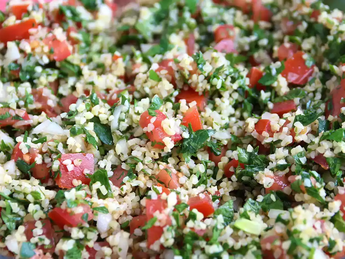 Tabulé o Tabbouleh, ensalada libanesa muy aromática y fresca - foto 4