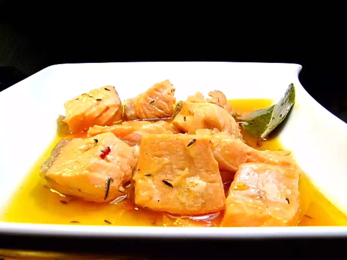 Tacos de salmón en escabeche