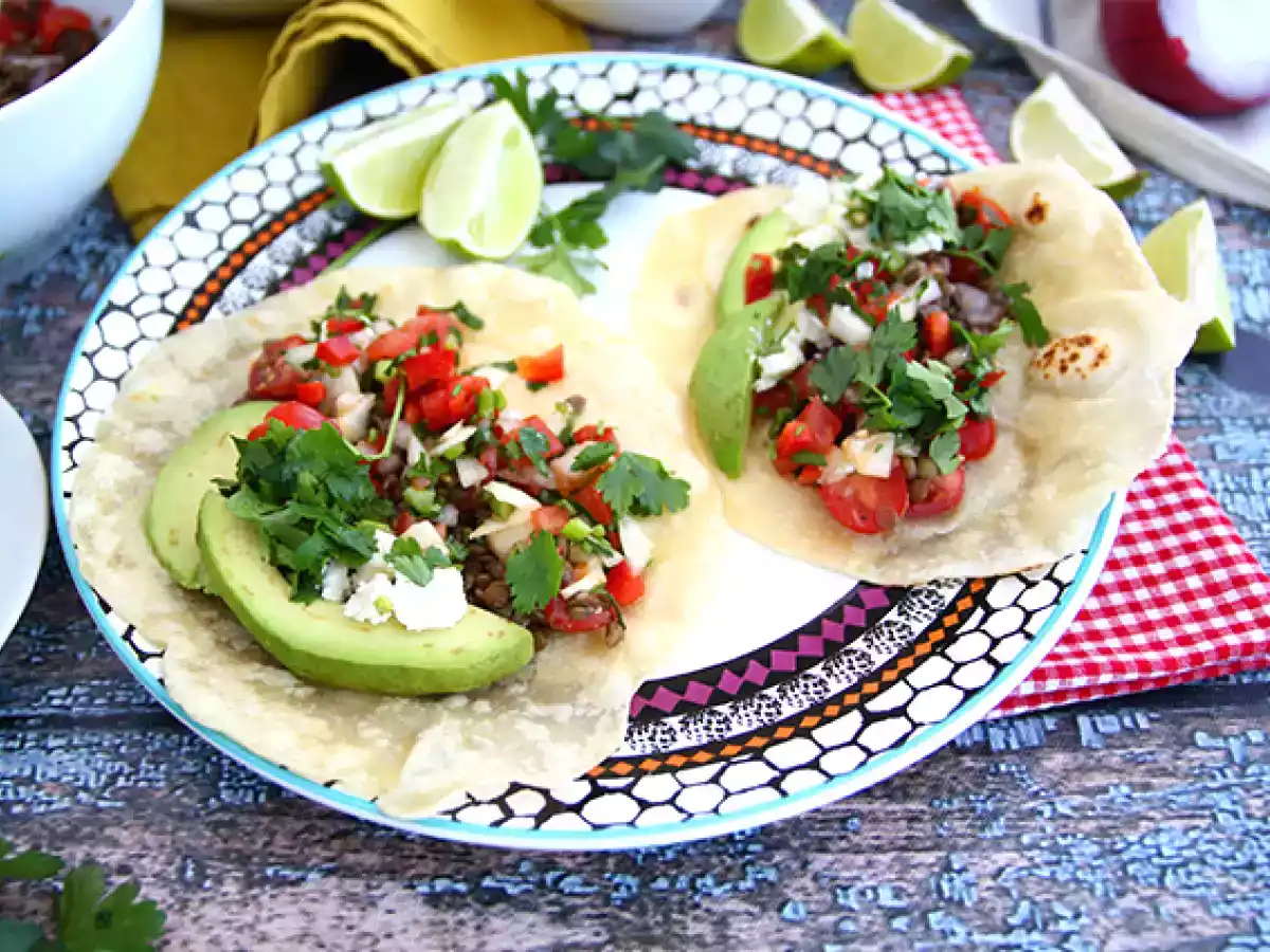 Tacos vegetarianos de lentejas (con masa casera)