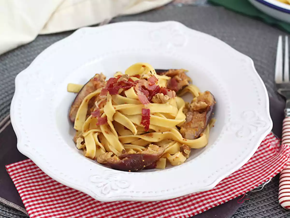Tagliatelle con higos y bacon - foto 3