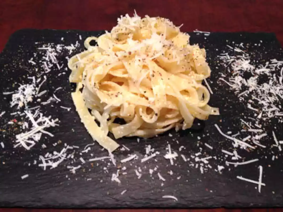 Tagliatelle con salsa Alfredo
