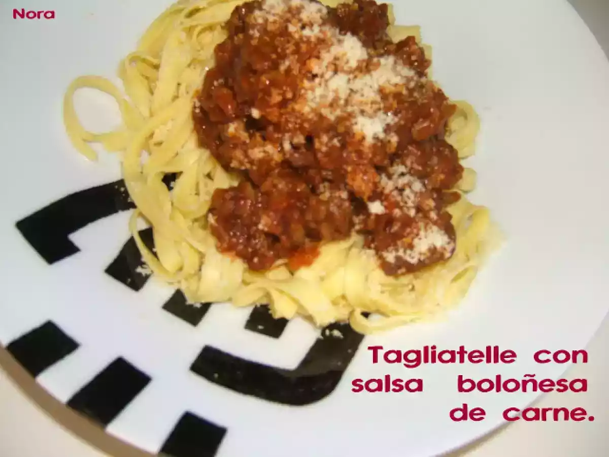 Tagliatelle con salsa boloñesa de carne. - foto 2