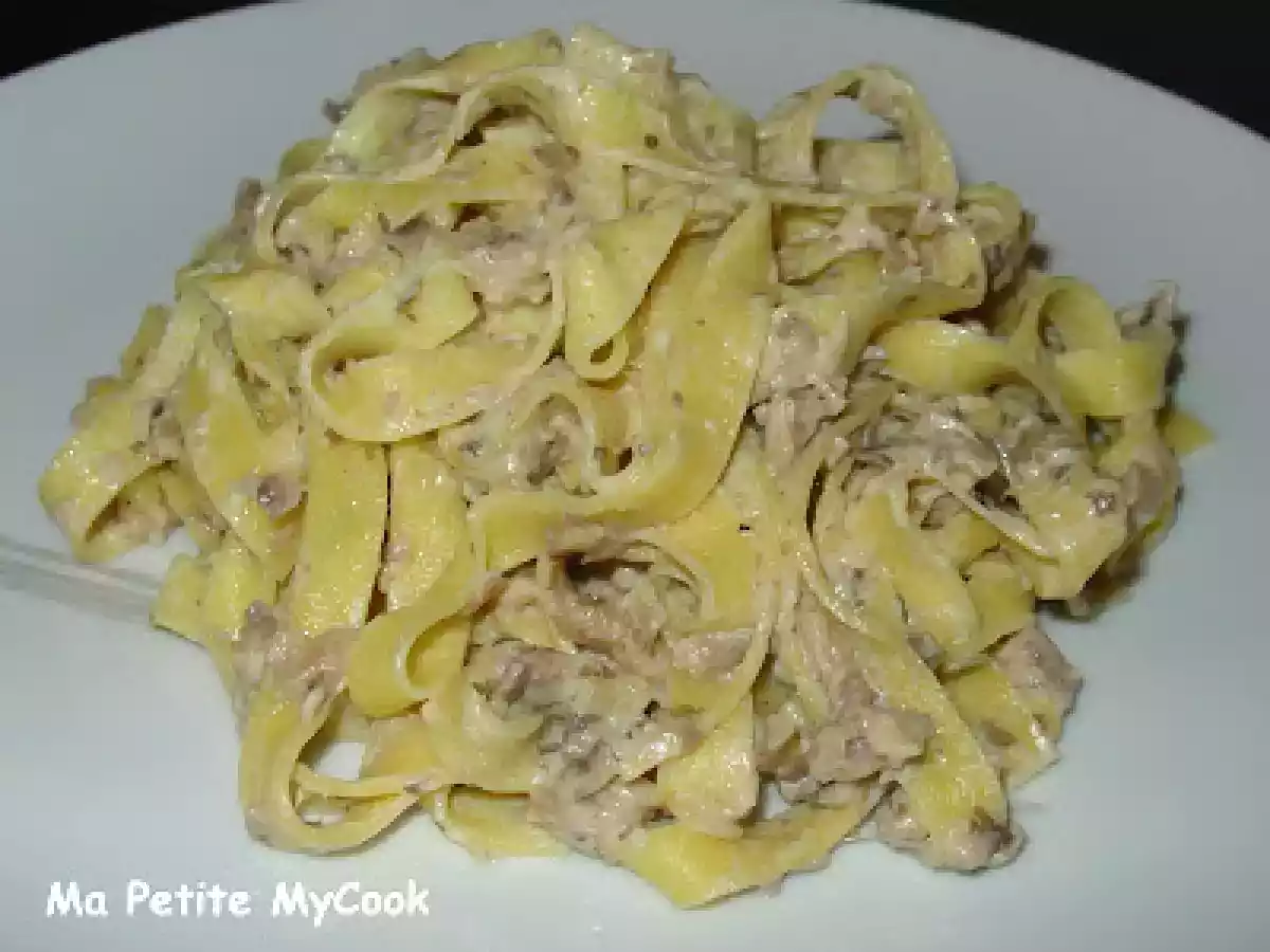 Tagliatelle con salsa de champiñones