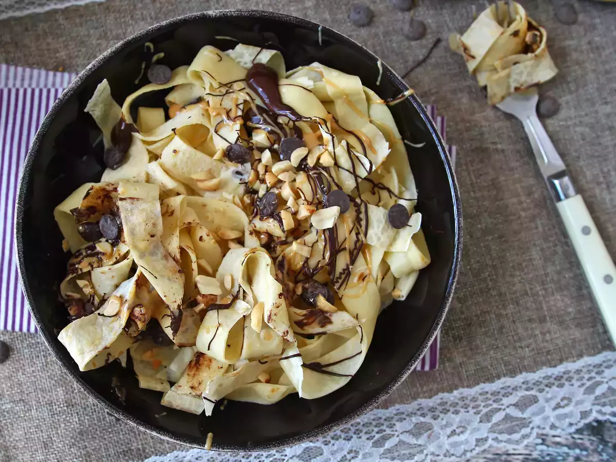 Tagliatelle de crepes con chocolate y crema de cacahuete - foto 4