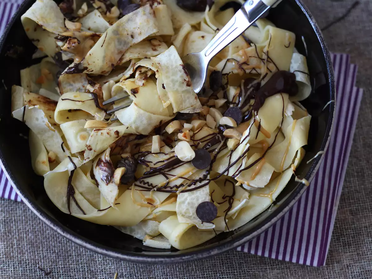 Tagliatelle de crepes con chocolate y crema de cacahuete - foto 7