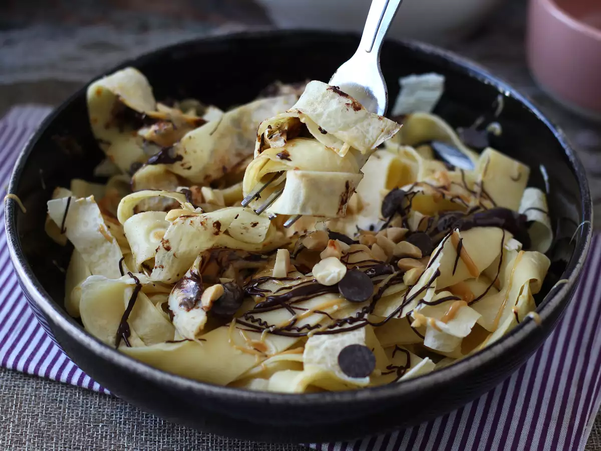 Tagliatelle de crepes con chocolate y crema de cacahuete - foto 9