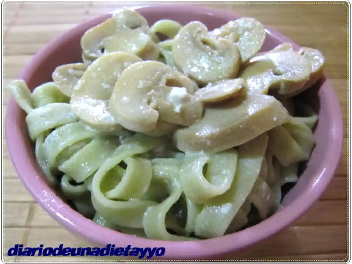TAGLIATELLE DE ESPINACAS AL GORGONZOLA