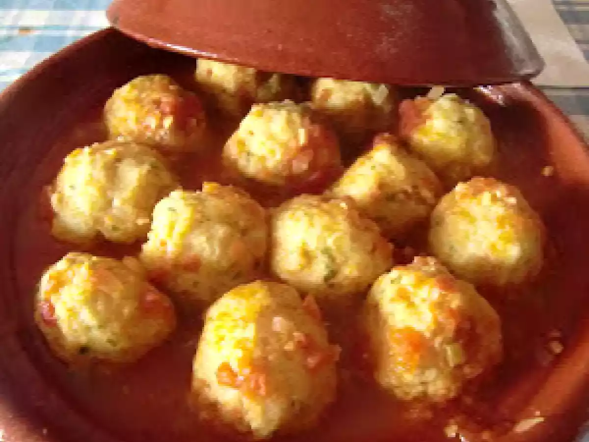 Tajine de albóndigas de pescado blanco