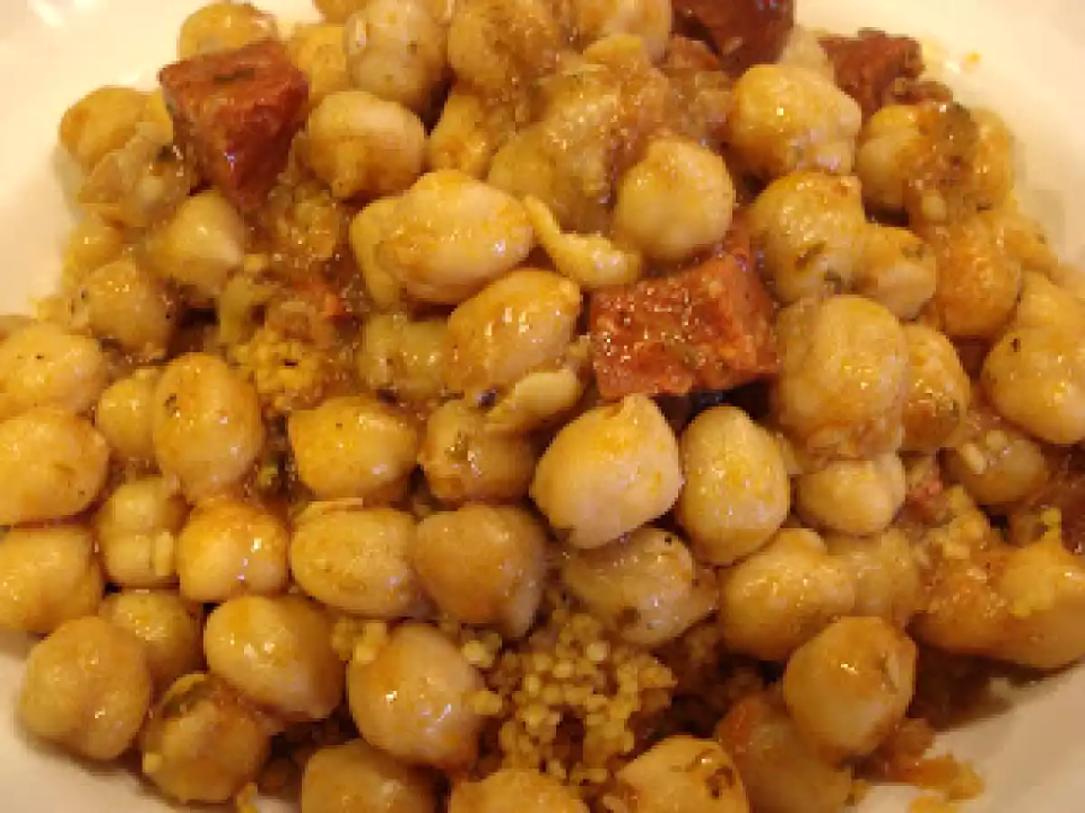Tajine de garbanzos con cous-cous