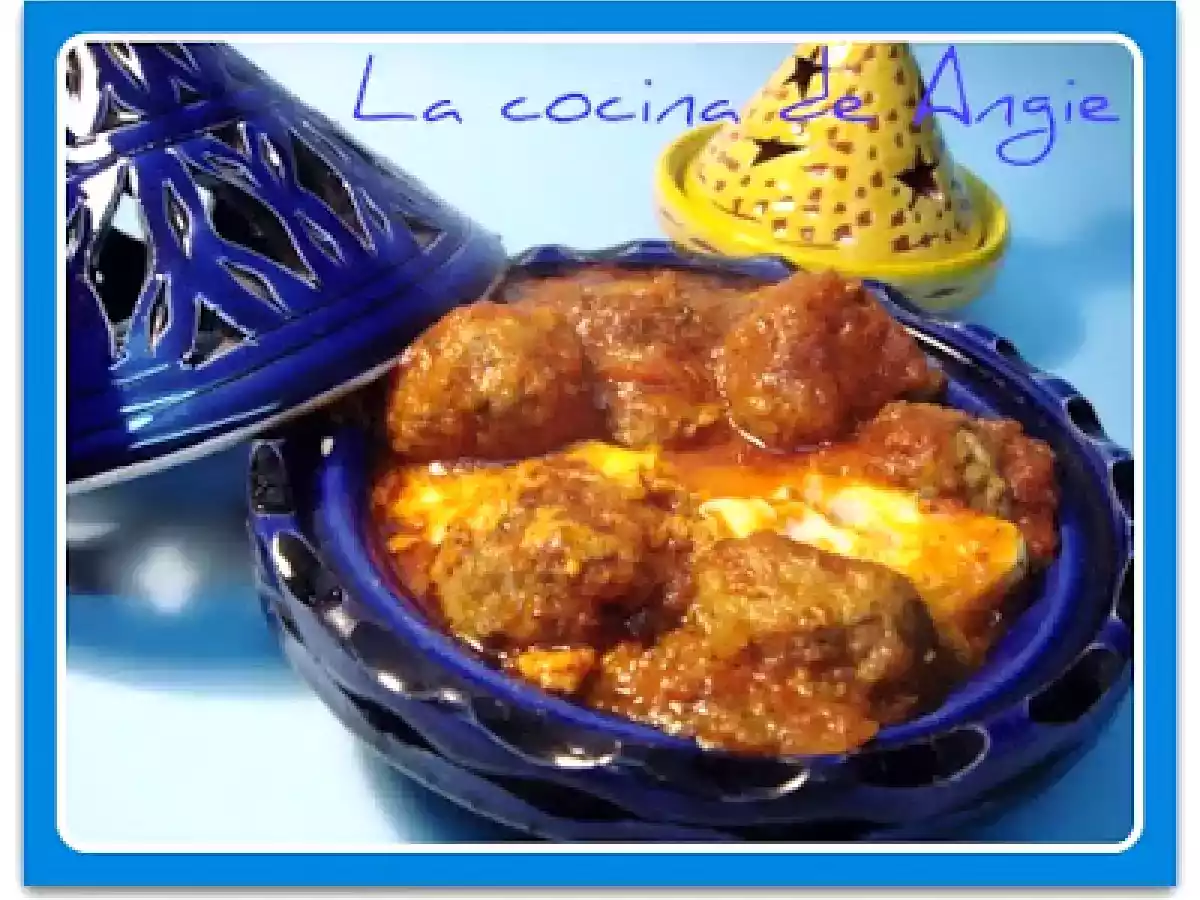 TAJINE DE KEFTA CON HUEVOS