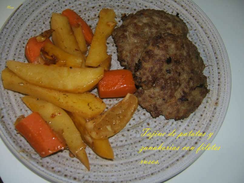 Tajine de patatas y zanahorias con filetes rusos., foto 1