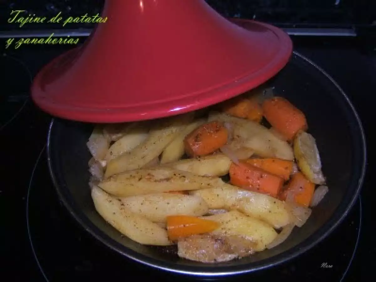 Tajine de patatas y zanahorias con filetes rusos. - foto 3