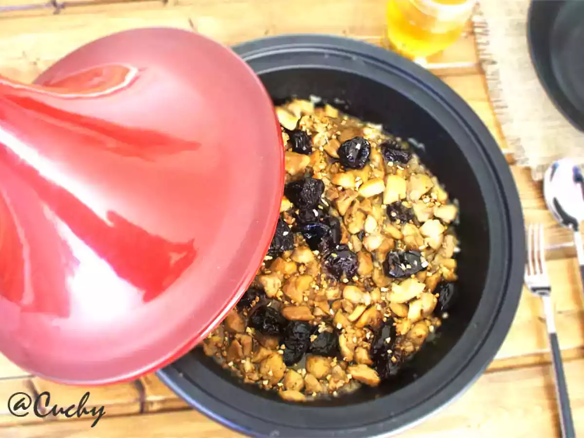 Tajine de pollo con ciruelas pasas